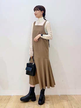 「アイテム（ジャンパースカート、オレンジ系）」を使った、maiさん（レディース・162cm）の秋コーディネート