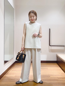 「ITEMS URBANRESEARCH（アイテムズ アーバンリサーチ）のベスト×ワイドパンツセット（セットアップ、ベージュ系）」を使った、fujimonさん（レディース・159cm）の春コーディネート