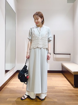「ITEMS URBANRESEARCH（アイテムズ アーバンリサーチ）のニットビスチェTシャツセット（Tシャツ/カットソー、ベージュ系）」を使った、fujimonさん（レディース・159cm）の春コーディネート