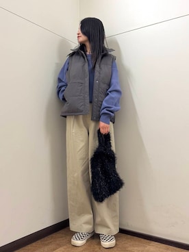 「アイテム（ダウンベスト、グレー系）」を使った、フナバシミズキさん（レディース・169cm）の冬コーディネート