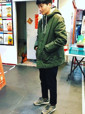 「plain-me（プレインミー）のアイテム（チノパンツ）」を使った、UncleAndyさん（メンズ・179cm）の冬コーディネート