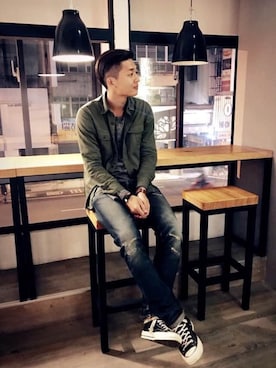 「H&M（エイチ・アンド・エム）のアイテム（Tシャツ/カットソー）」を使った、UncleAndyさん（メンズ・179cm）の秋コーディネート