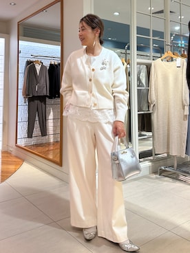 「アイテム（ブローチ/コサージュ）」を使った、nol mayumiiさん（レディース・160cm）の秋コーディネート