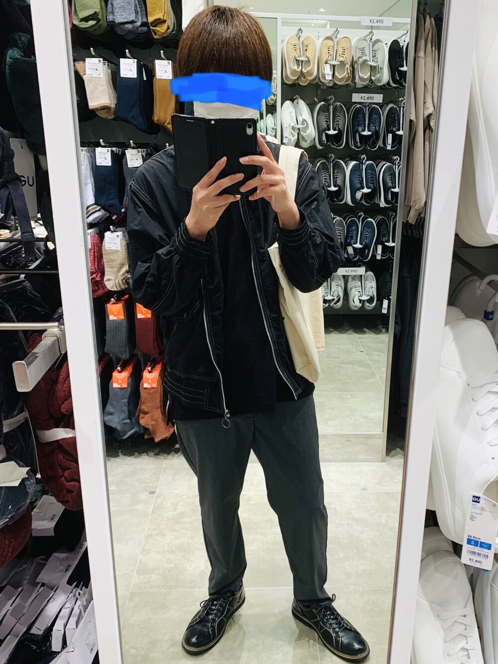 「今日のコーデ、秋のコーデ、お洒落さんとつながりたい、シャツ、だから秋服が好き、ブルゾン、シンプル、ショッピング、GU、ABC-MART、秋服準備はじめました、秋コーデ、秋」｜「GUのアイテム（ブルゾン、ブラック系）」を使った、chaa(ちゃー)さん（メンズ・170cm）の秋コーディネートの1枚目の写真