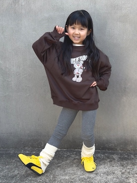 「pairmanon（ペアマノン）の【まいにちスウェット】【リンクコーデ】ユニセックス 裏毛 くまプリント スウェット（スウェット、ブラウン系）」を使った、KANOさん（キッズ・110cm）の春コーディネート