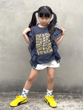 「CIAOPANIC TYPY（チャオパニックティピー）の【KIDS】ドッキングチュールフリルメッセージロゴTEE（Tシャツ/カットソー、ブルー系）」を使った、KANOさん（キッズ・110cm）の春コーディネート