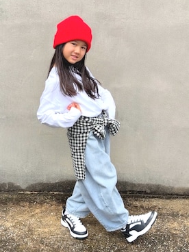 「LOWRYS FARM（ローリーズファーム）のロゴフォトロンＴ　656104（Tシャツ/カットソー、ホワイト系）」を使った、KANOさん（キッズ・110cm）の秋コーディネート