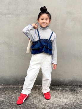 「apres les cours（アプレレクール）のデニム&ジャガードビスチェ（ベスト、ブルー系）」を使った、KANOさん（キッズ・110cm）の秋コーディネート