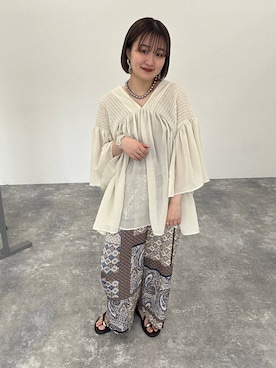 「LEPSIM（レプシィム）のメタルストラップサンダル　638841（サンダル、ブラウン系）」を使った、ユウカさん（レディース）の春コーディネート