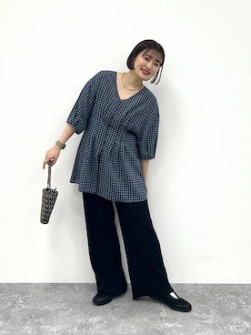 「LEPSIM（レプシィム）のポンチフレアパンツ　630162（その他パンツ、ブラック系）」を使った、ユウカさん（レディース）の春コーディネート