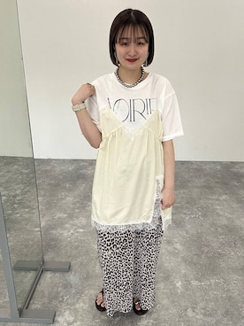 「LEPSIM（レプシィム）のメタルストラップサンダル　638841（サンダル、ブラウン系）」を使った、ユウカさん（レディース）の春コーディネート