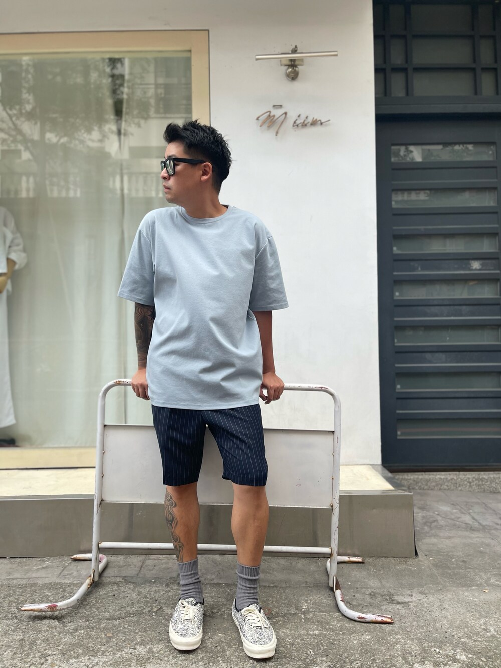 「一中街、一中r3born、r3born1920」｜「R3BORNのアイテム（Tシャツ/カットソー、ブルー系）」を使った、kevinlai2530さん（メンズ・165cm）の秋コーディネートの1枚目の写真