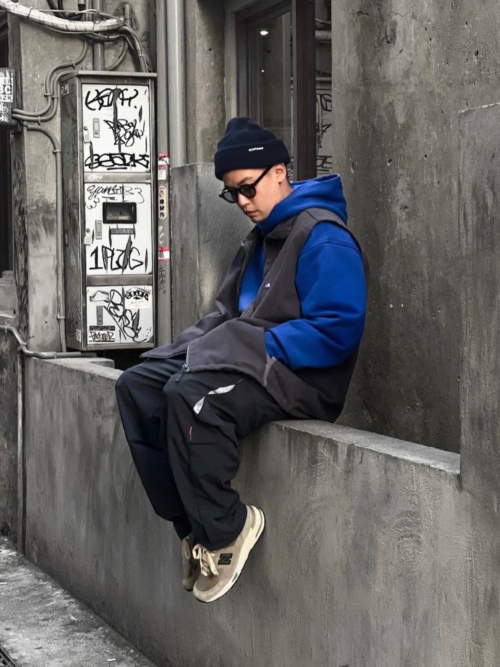 「ootd、ootdtw、ootdfashion、New Balance、new balance 991、jjjjound、GOOPiMADE、goopi、THE NORTH FACE、THE NORTH FACE PURPLE LABEL、adidas originals、adidas」｜「goopimadeのアイテム（ニットキャップ/ビーニー、ブルー系）」を使った、kevinlai2530さん（メンズ・165cm）の冬コーディネートの1枚目の写真