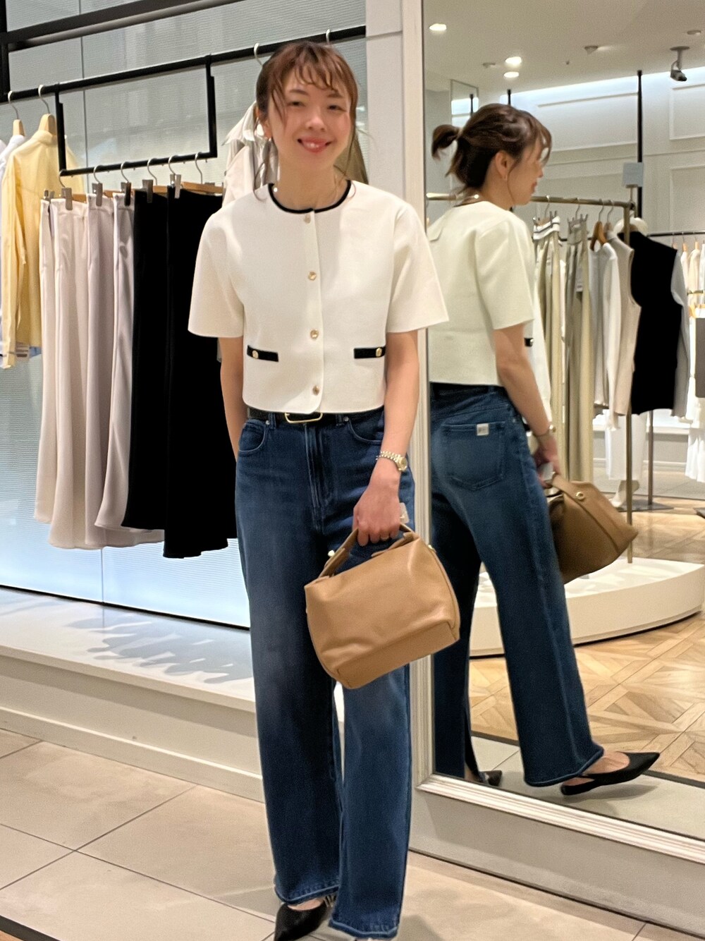 「大人カジュアル、大人女子、ラクチンコーデ、大人かわいい、デニム、カジュアルコーデ、休日、半袖、高身長女子、アラフォー、アラフィフ、ノーリーズ、ノーリーズソフィー」｜「NOLLEY’Sの《セットアップ対応》《手洗い可能》ミラノリブ半袖ジャケット（ノーカラージャケット、ホワイト系）」を使った、akiyamaさん（レディース・168cm）の春コーディネートの1枚目の写真