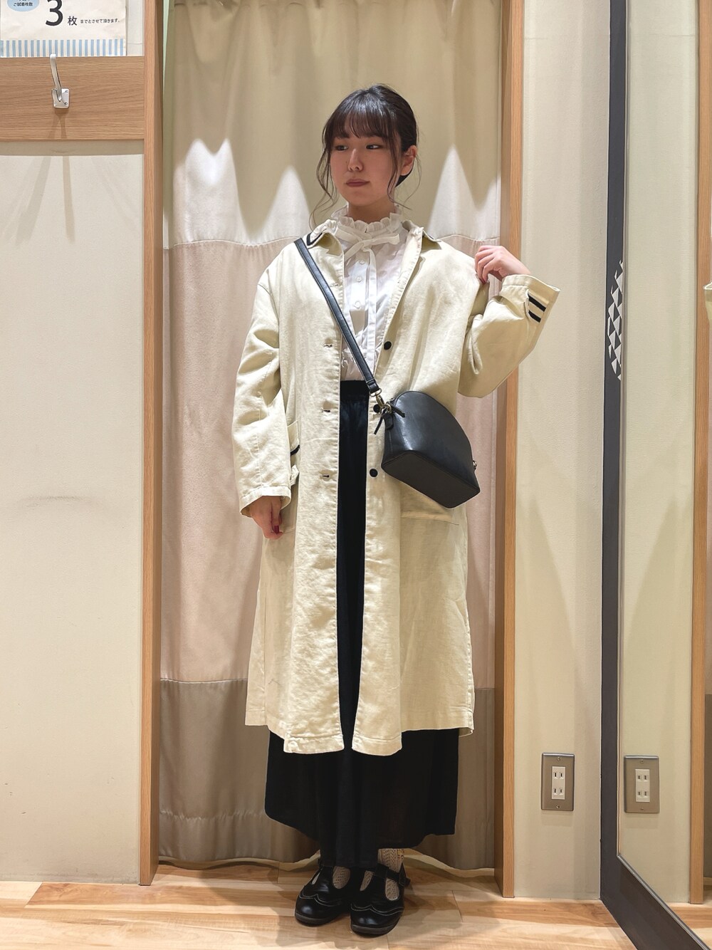 「おでかけコーデ、休日スタイル、春、着回しコーデ、春服、骨格ウェーブ、スプリングコート、サマンサ モスモス(Samansa Mos2)、Samansa Mos2、SM2」｜「Samansa Mos2の綿麻ライン配色コート（その他アウター、ブラック系）」を使った、もももさん（レディース・165cm）の春コーディネートの1枚目の写真