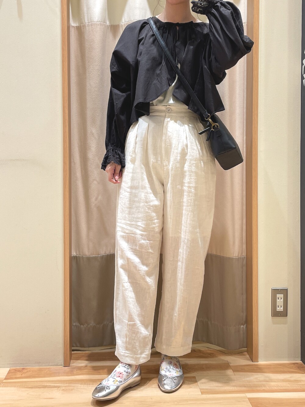 「初夏コーデ、サマンサ モスモス(Samansa Mos2)、Samansa Mos2、SM2」｜「Samansa Mos2の【オーガニックコットン】レースボレロブラウス（シャツ/ブラウス、ブラック系）」を使った、もももさん（レディース・165cm）の春コーディネートの1枚目の写真