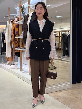 「NOLLEY’S（ノーリーズ）のウォッシャブルドットツッキリテーパードパンツ（その他パンツ、ブラウン系）」を使った、 nolleys   sugimo  さん（レディース・159cm）の夏コーディネート