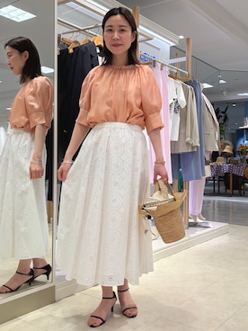 「NOLLEY’S（ノーリーズ）のウォッシャブルボリュームスリーブ2WAYシアーブラウス（シャツ/ブラウス、オレンジ系）」を使った、 nolleys   sugimo  さん（レディース・159cm）の春コーディネート