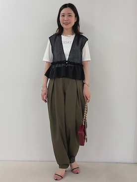 「NOLLEY’S（ノーリーズ）のウォッシャブルオーガンジーシアーベスト（ベスト、ブラック系）」を使った、 nolleys   sugimo  さん（レディース・159cm）の夏コーディネート