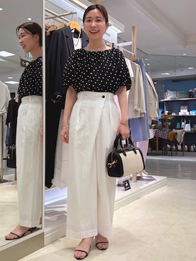 「NOLLEY’S（ノーリーズ）の【WEB＆一部店舗限定アイテム】ウォッシャブルレース刺繍袖ボリュームサッカーブラウス（シャツ/ブラウス、ブラック系）」を使った、 nolleys   sugimo  さん（レディース・159cm）の春コーディネート
