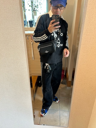 adidas（アディダス）の「アディカラーデニム スリーストライプス