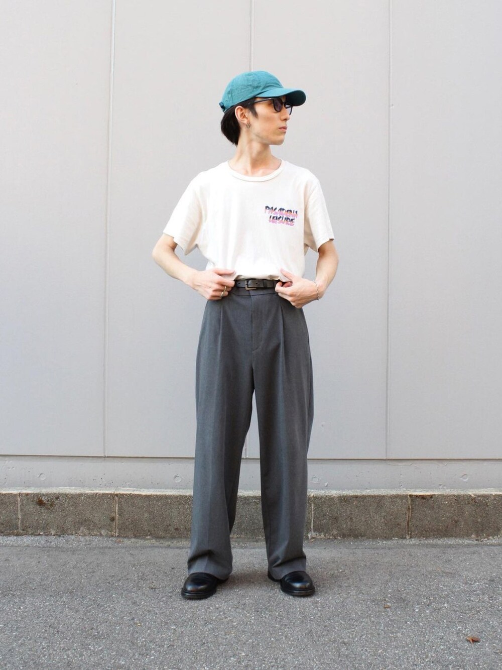 「今日のコーデ、夏コーデ、おしゃれさんと繋がりたい、キャップ、ラフ、サングラス、夏」｜「PASADENA LEISURE CLUBのアイテム（Tシャツ/カットソー、ホワイト系）」を使った、Kengoさん（メンズ・169cm）の夏コーディネートの1枚目の写真