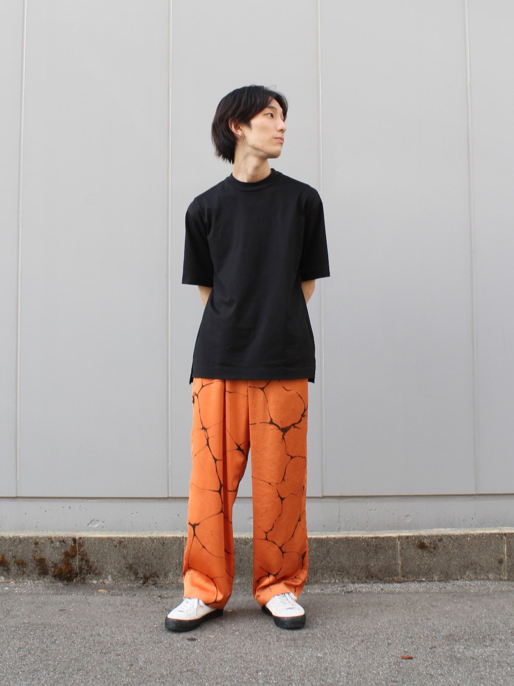 「カジュアルコーデ、夏コーデ、メンズファッション、Ｔシャツ、低身長」｜「08sircusのアイテム（パンツ、オレンジ系）」を使った、Kengoさん（メンズ・169cm）の夏コーディネートの1枚目の写真