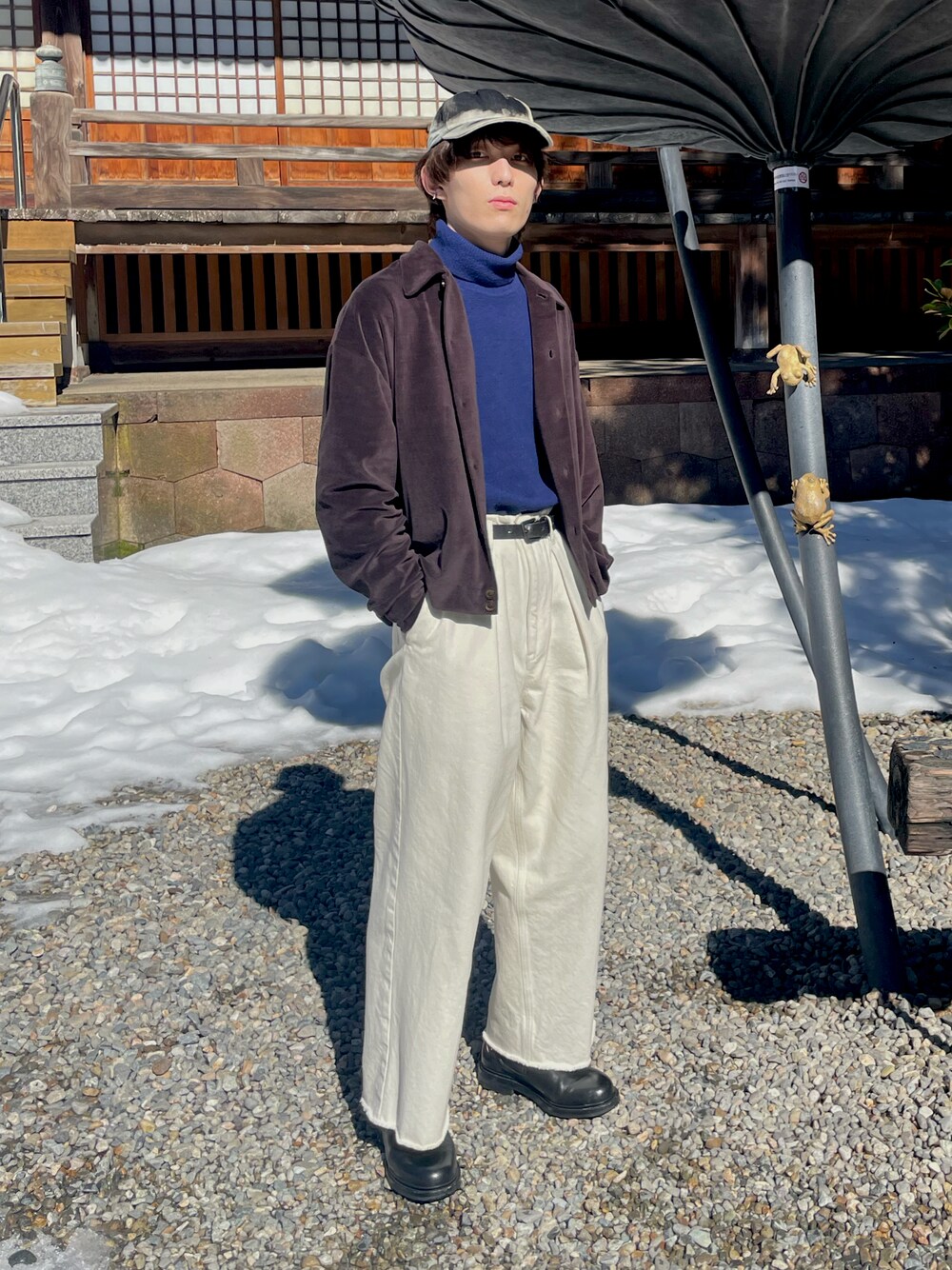 「メンズファッション、おしゃれさんと繋がりたい、UNIQLO、ワイドパンツ、キャップ、カーディガン、タートルネック、サイドゴアブーツ」｜「harrogateのアイテム（ブーツ、ブラック系）」を使った、Kengoさん（メンズ・169cm）の冬コーディネートの1枚目の写真