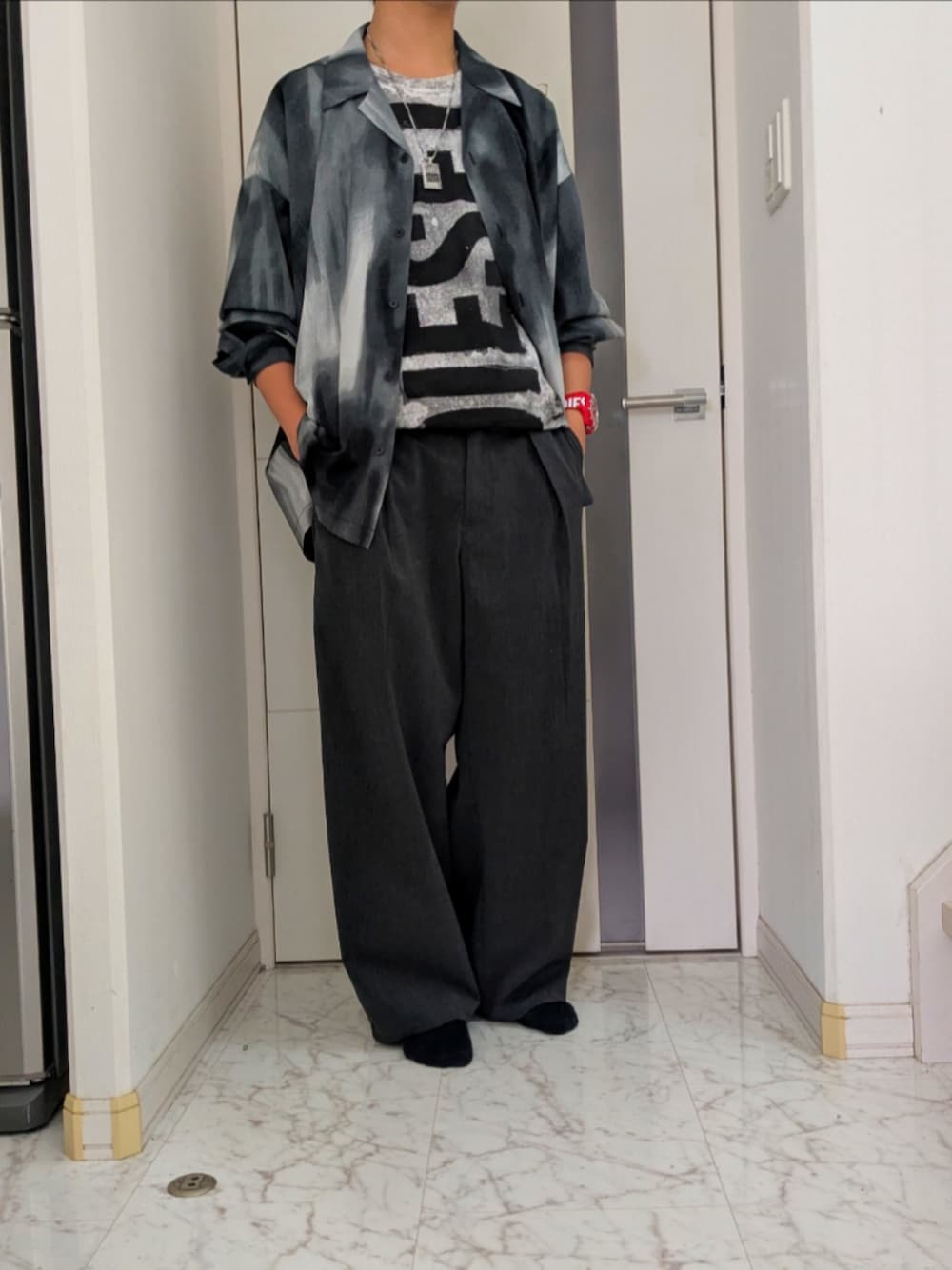 「メンズファッション、今日のコーデ、夏ルックで気分アップ、お洒落さんとつながりたい、タックイン」｜「DIESELのアイテム（Tシャツ/カットソー、ホワイト系）」を使った、TDK-yuuさん（メンズ・165cm）の夏コーディネートの1枚目の写真