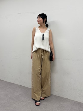 「GALLARDAGALANTE（ガリャルダガランテ）のエアリーサテンタンク（キャミソール、ホワイト系）」を使った、ゆなさん（レディース・154cm）の春コーディネート