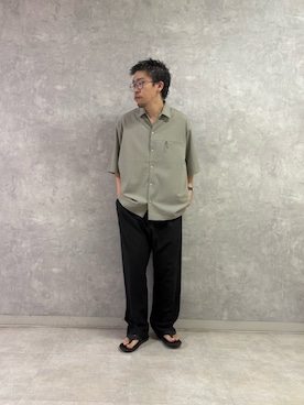 「EKAL（エカル）の『UVカット/静電気防止/イージーケア』SMOOTH WOOLY LIKE ショートスリーブ シャツ（シャツ/ブラウス、グレー系）」を使った、enotaku0905さん（メンズ・173cm）の夏コーディネート