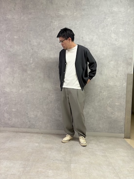 「URBAN RESEARCH DOORS（アーバンリサーチドアーズ）の『UR TECH Renew Knit』Vネックカーディガン（カーディガン/ボレロ、グレー系）」を使った、enotaku0905さん（メンズ・173cm）の春コーディネート
