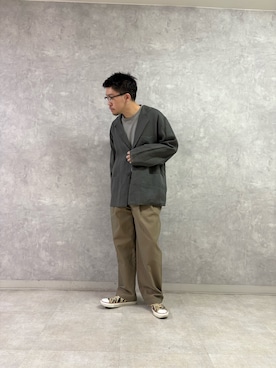 「URBAN RESEARCH DOORS（アーバンリサーチドアーズ）のSTILL BY HAND　Deep tuck pressed pants（その他パンツ、グリーン系）」を使った、enotaku0905さん（メンズ・173cm）の春コーディネート