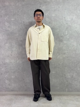 「URBAN RESEARCH DOORS（アーバンリサーチドアーズ）のSTILL BY HAND　SILK NEP OVER SHIRTS（シャツ/ブラウス、ホワイト系）」を使った、TAKUMA ENOMOTOさん（メンズ・173cm）の秋コーディネート