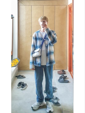 「ADER error（アーダーエラー）のアイテム（バッグ）」を使った、オタクさん（メンズ・174cm）の冬コーディネート