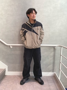 「アイテム（スニーカー）」を使った、KOYAさん（メンズ・173cm）の秋コーディネート