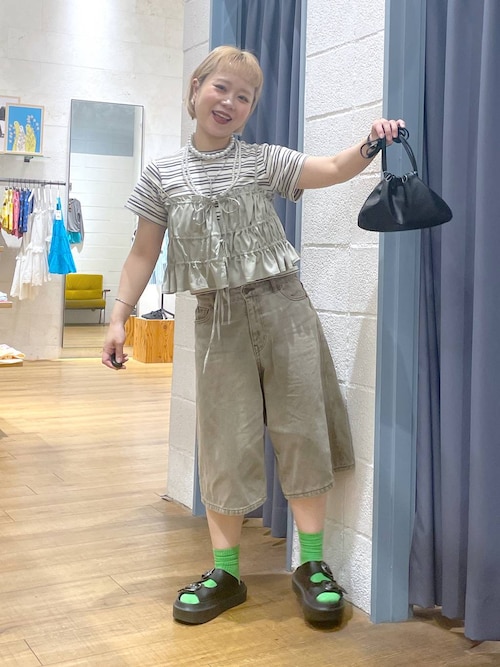 聖になります スマホとLOWRYSFARMシャツ LOWRYS FARMのトップスを使ったコーディネート(ZOZOTOWN Yahoo