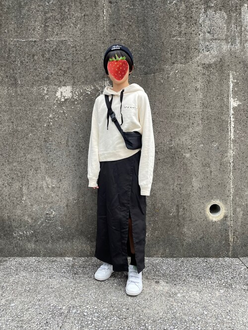 To b. by agnes b.（トゥービーバイアニエスベー）の「WK71 HOODIE