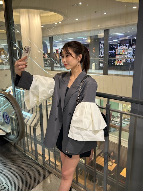 SALON by Chico】フリルデザインオーバーダブルジャケット（テーラード