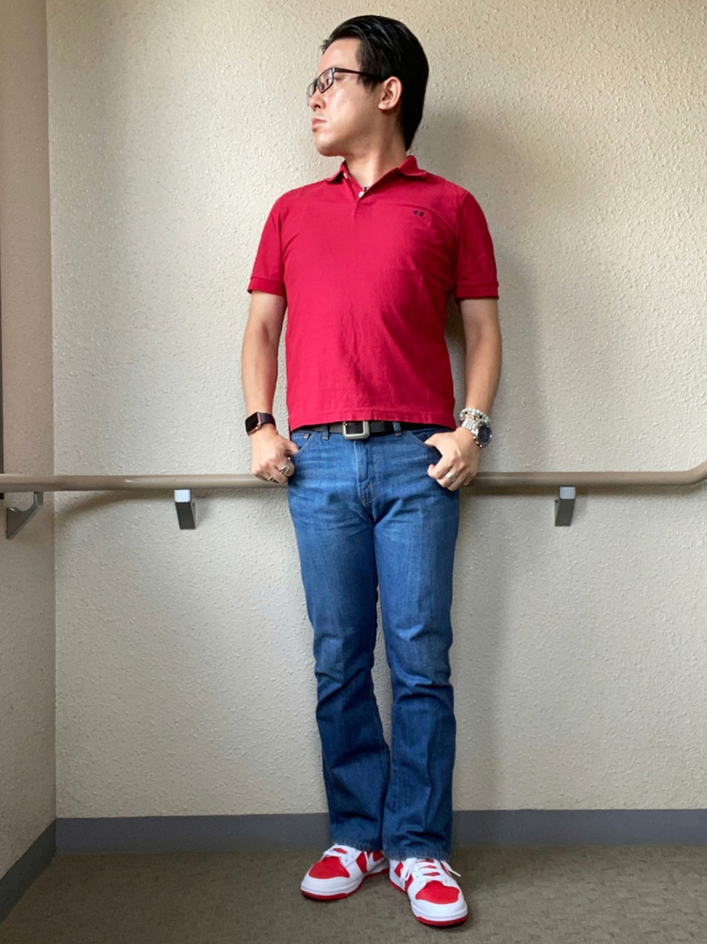 「きれいめカジュアル、夏コーデ、ビジネスカジュアル、トラッド、フレアパンツ、ブーツカットパンツ、リーバイス、Levi's、505、ダンク、dunk、裏ダンク、シルバーアクセサリー、クリームソーダ、cream soda」｜「McGREGORのコットン鹿の子ベーシック半袖ポロシャツ（ポロシャツ、レッド系）」を使った、melOnさん（メンズ・173cm）の夏コーディネートの1枚目の写真