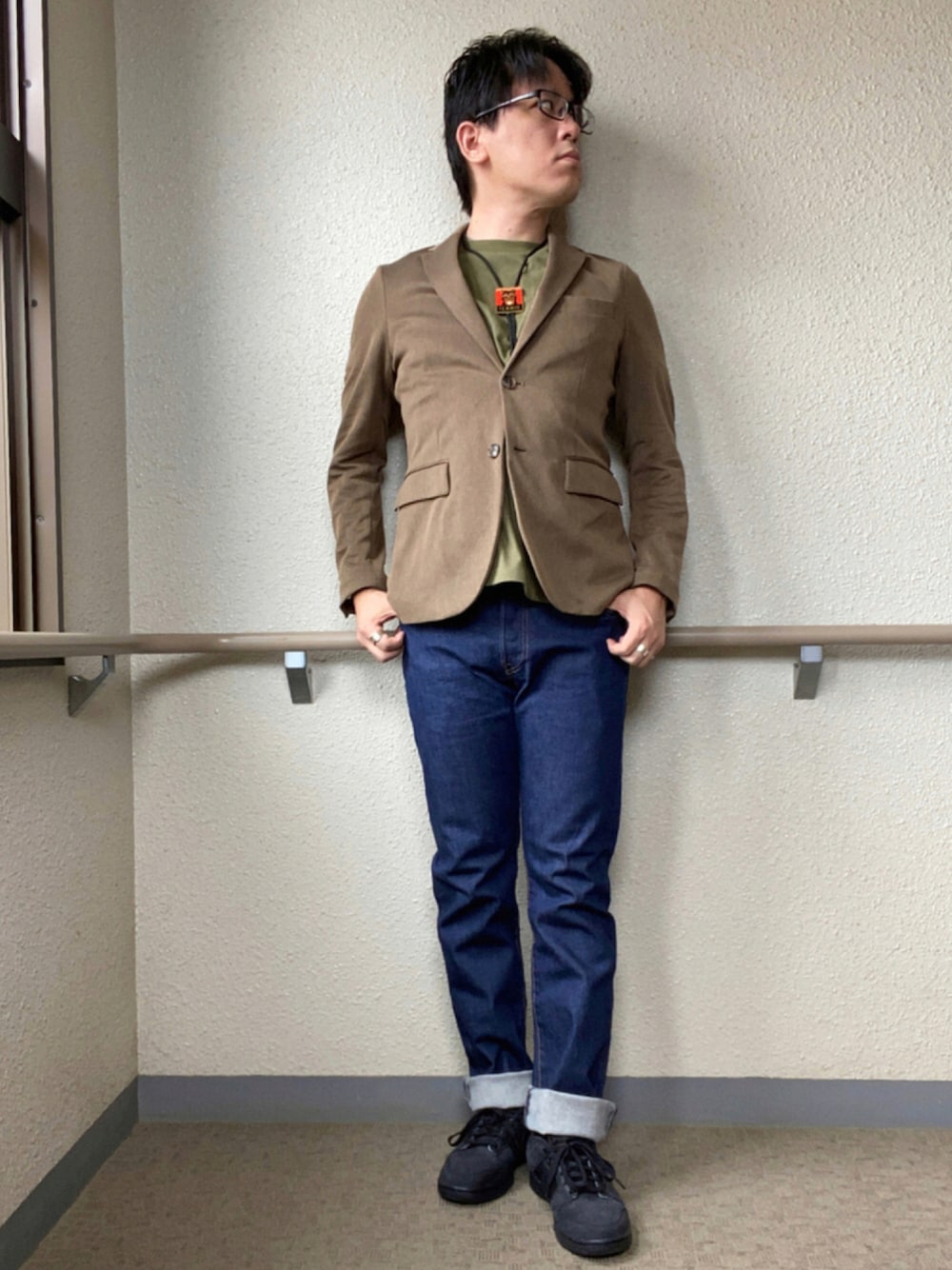 「きれいめカジュアル、ジャケットスタイル、スニーカーコーデ、アースカラー、トラッド、秋コーデ、秋服準備はじめました、秋トレンド2021、Levi's、リーバイス、levis 501、ループタイ、ダンク、dunk」｜「NIKEのアイテム（スニーカー、ブラック系）」を使った、melOnさん（メンズ・173cm）の夏コーディネートの1枚目の写真