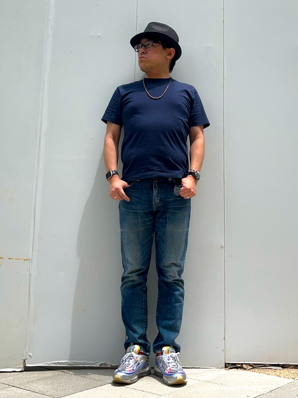 「初夏コーデ、夏コーデ、お出かけコーデ、休日スタイル、Tシャツ×デニム、無地T、Levi's、テーパードパンツ、スニーカー、AIRMAX97、エアマックス97、中折れハット、ビーズネックレス、ノームコア、シンプルコーデ」｜「Levi'sのLEVI'S(R) MADE&CRAFTED(R) 502(TM) FUNE MADE IN JAPAN（デニムパンツ、ブルー系）」を使った、melOnさん（メンズ・173cm）の夏コーディネートの1枚目の写真