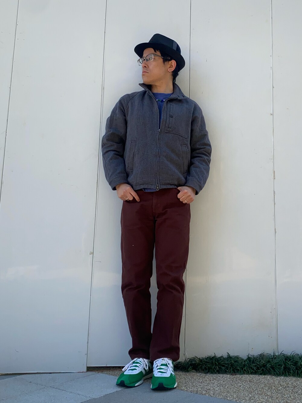 「新星WEARISTAにエントリー、冬コーデ、休日スタイル、ハリントンジャケット、デニムパンツ、カラーパンツ、Levi's、スニーカー、adidas originals、HUMAN MADE、中折れハット、レイヤードスタイル、ビーズネックレス、カジュアルコーデ、アメカジ」｜「Sense of Graceのパッチワーク 中折れハット（ハット、ブラック系）」を使った、melOnさん（メンズ・173cm）の冬コーディネートの1枚目の写真