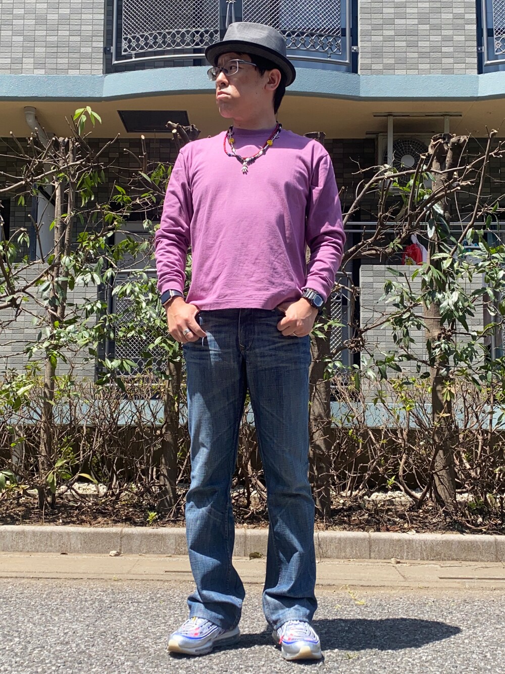 「お出かけコーデ日記、春夏コーデ、シンプルコーデ、Tシャツ×デニム、ロンT、無地T、フレアパンツ、ブーツカットパンツ、エアマックス、エアマックス97、airmax、AIRMAX97、韓国ファッション、ビーズネックレス、ビタミンカラー」｜「HANESの【別注】 ＜Hanes（ヘインズ）＞ BEEFY-T LONG SLEEVE TEE/ビーフィー（Tシャツ/カットソー、パープル系）」を使った、melOnさん（メンズ・173cm）の春コーディネートの1枚目の写真