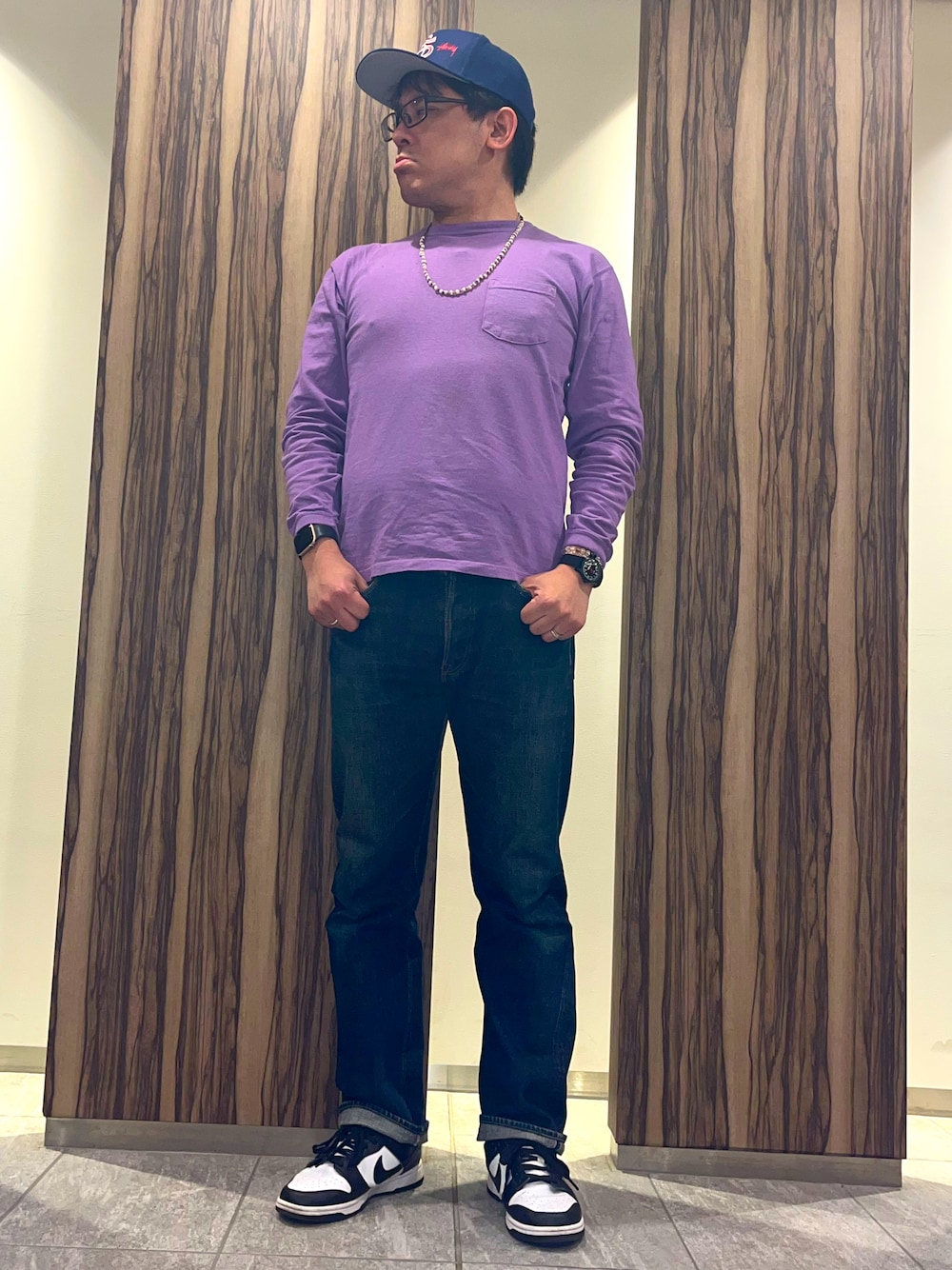 「春めき満開コーデ、春色、春コーデ、ロンT、ポケットＴシャツ、デニム、ストレートパンツ、ロールアップ、ストリート、スニーカー、ダンク、dunk、キャップ、ビーズネックレス、Tシャツ×デニム」｜「NIKEのNIKE DUNK LOW RETRO / ナイキ ダンク ロー レトロ 【SP】（スニーカー、ホワイト系）」を使った、melOnさん（メンズ・173cm）の春コーディネートの1枚目の写真