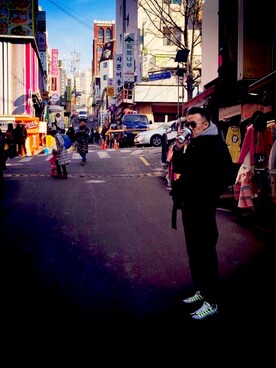 「アイテム（シューズ、イエロー系）」を使った、luminawear28さん（メンズ・177cm）の春コーディネート