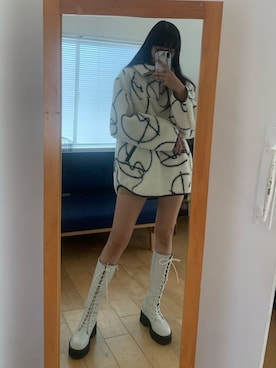 「EMODA（エモダ）のアイテム（その他トップス）」を使った、パニラガオパオリン (ELENDEEK)さん（レディース・167cm）の秋コーディネート