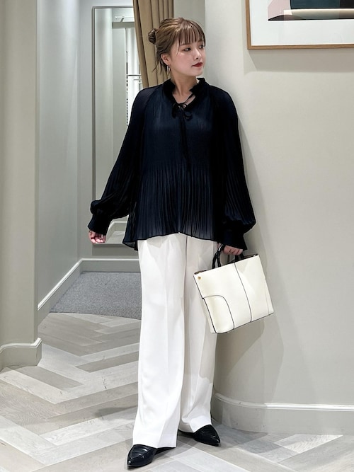 セール】【WEB・一部店舗限定】バックサテンセミフレアパンツ/洗える