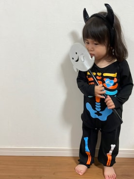 「アイテム（ロンパース、ブラック系）」を使った、endocampさん（キッズ）の秋コーディネート