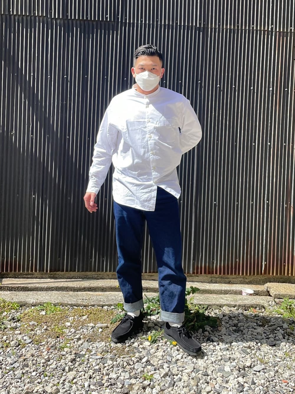 「Clarks Originalsの【Clarks/クラークス】（UN）WALLABEE C/O & NEW（ブーツ、ブラック系）」を使った、たこさん（メンズ・175cm）の春コーディネートの1枚目の写真